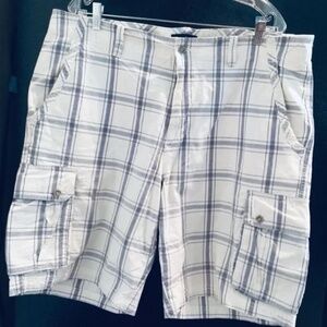 Macy's Men's Size 38 Blue White Plaid Cargo Shorts Windowpane Checkered Cotton